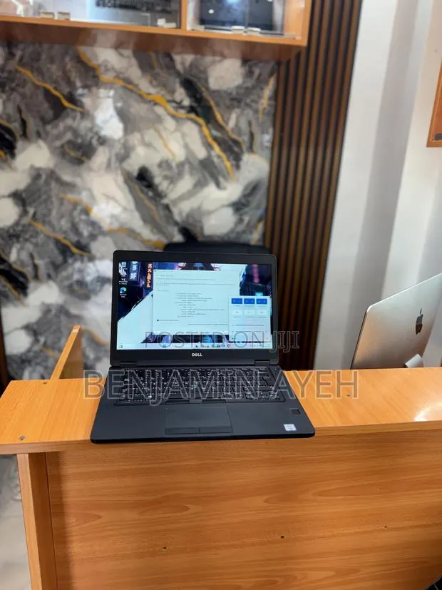 Laptop Dell Latitude 5480 8GB Intel Core i5 SSD 256GB · Photo 1