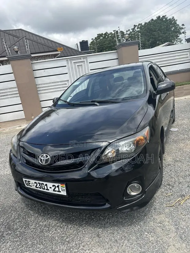 Toyota Corolla S Special Edition 4dr Sedan (1.8L 4cyl 4A) 2013 Black · Photo 1