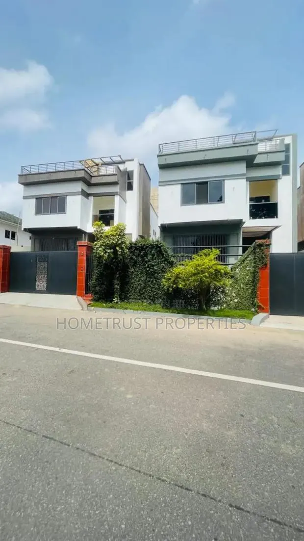 4bdrm Duplex in Aburi Peduase for sale · Photo 1