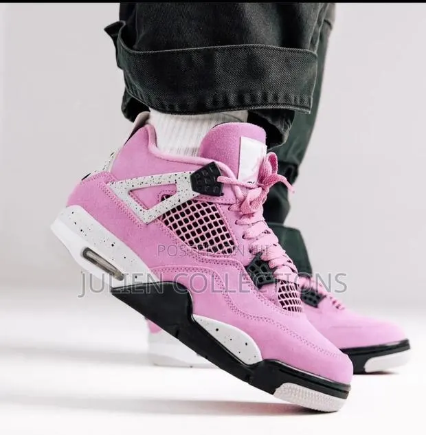 Jordan Retro 4 Pick White and Black · Photo 1