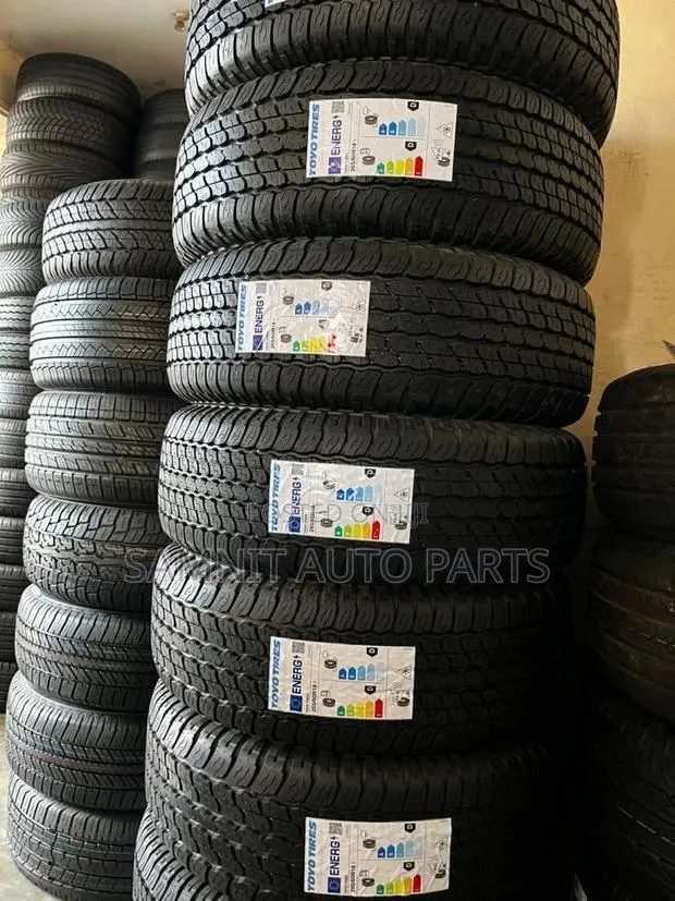 265/60r18 Toyo Brand Smooth Texture All Season · Photo 1