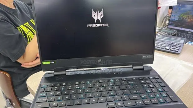 Laptop Acer Predator Helios 300 16GB Intel Core i9 SSD 1T · Photo 1