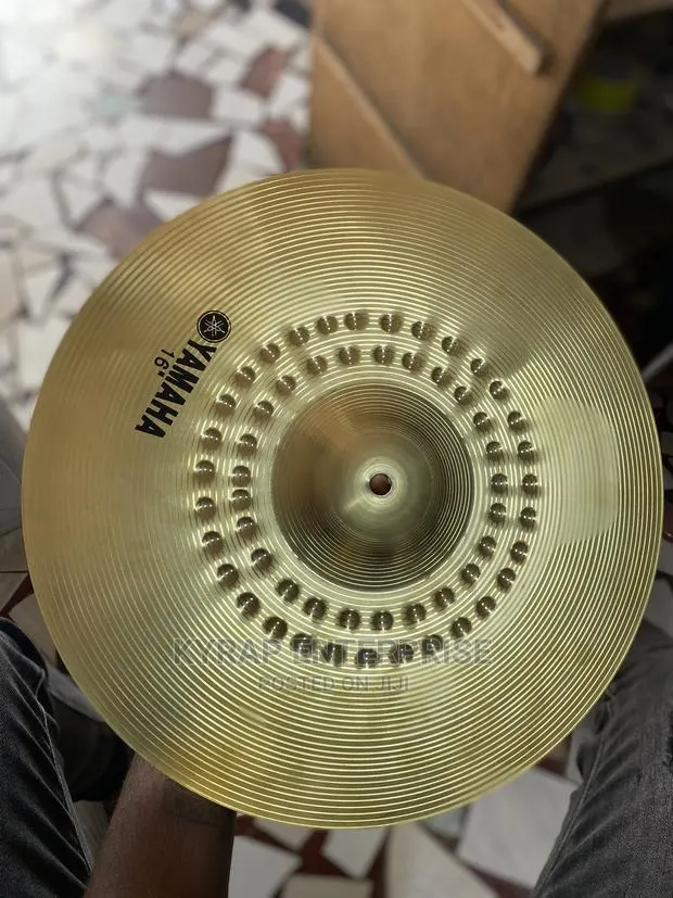 Yamaha 16” Cymbal · Photo 1