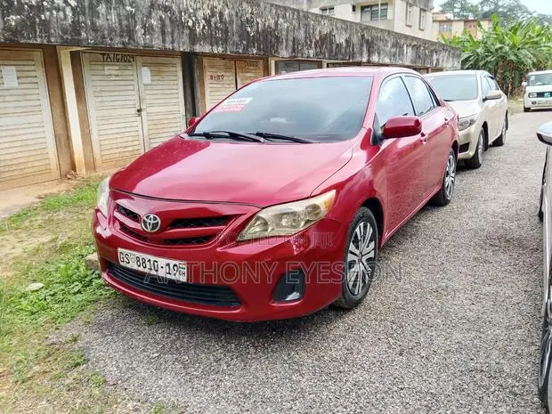 Toyota Corolla 2013 Red · Photo 1