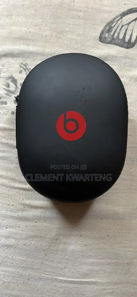 Beats Headphone Case · Photo 1