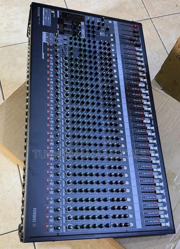 Yamaha Mgp32x 32-channel Premium Analog Mixer. · Photo 1