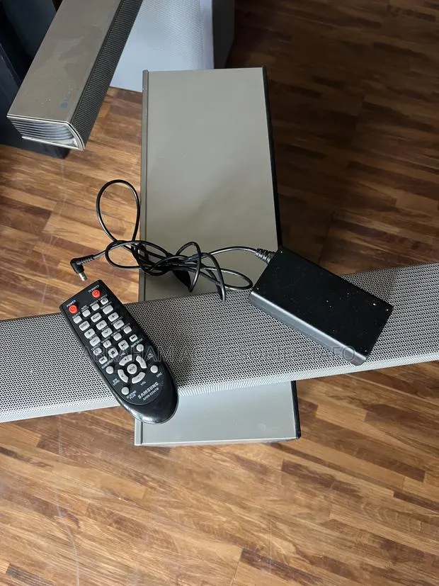 Samsung Hw-561/Xe · Photo 1