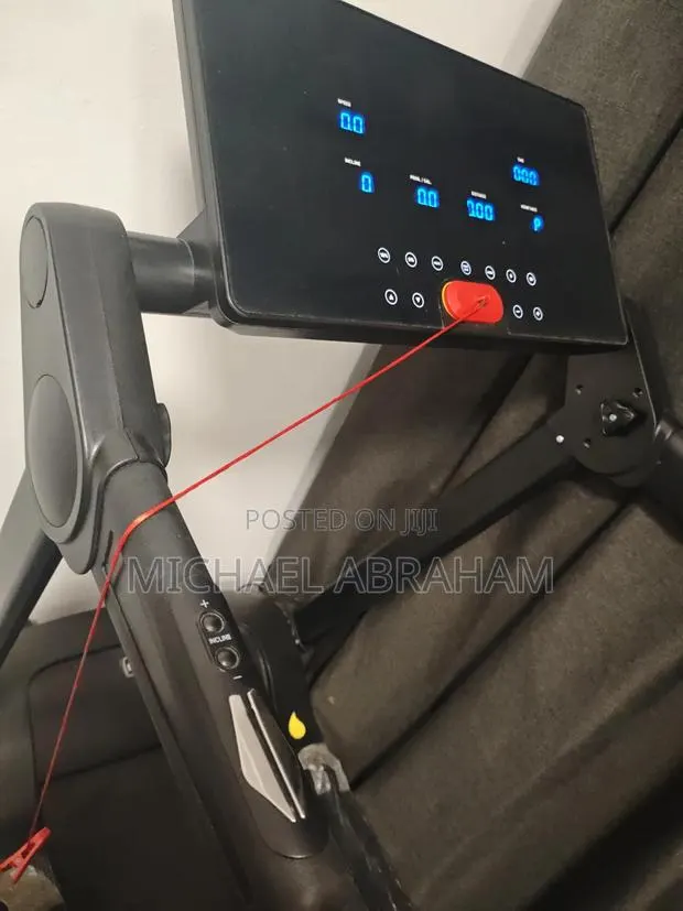 150kg Treadmill With Incline · Photo 1