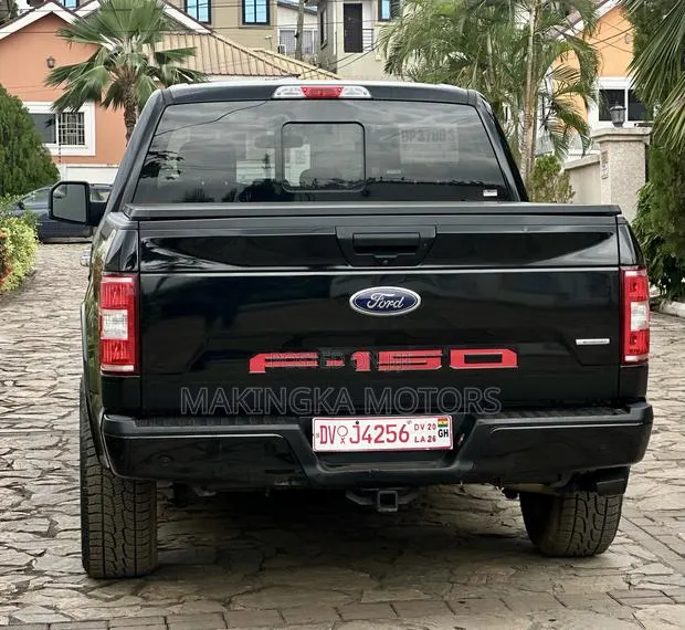 Ford F-150 XLT 4x2 SuperCrew Cab Styleside 5.5 ft. box 145 in. WB 2019 · Photo 8