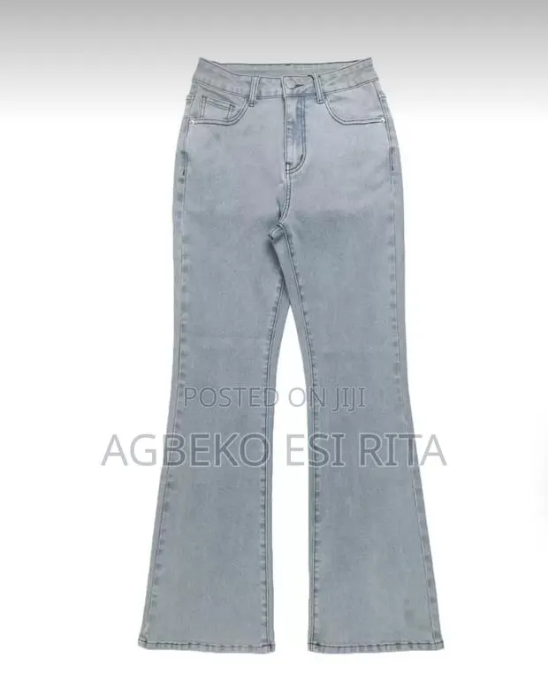 Flare Jeans · Photo 1