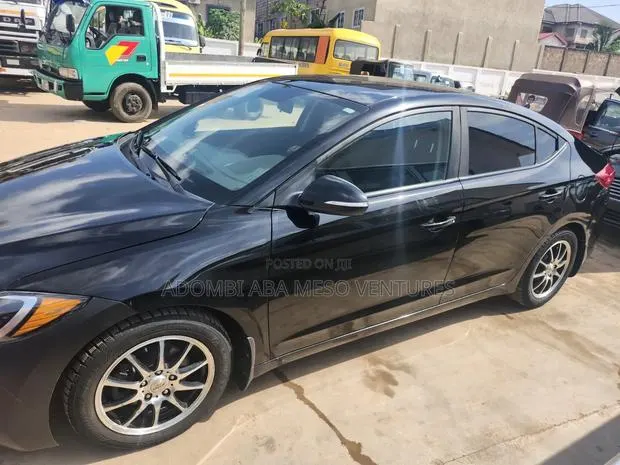 Hyundai Elantra Value Edition 2018 Black · Photo 1