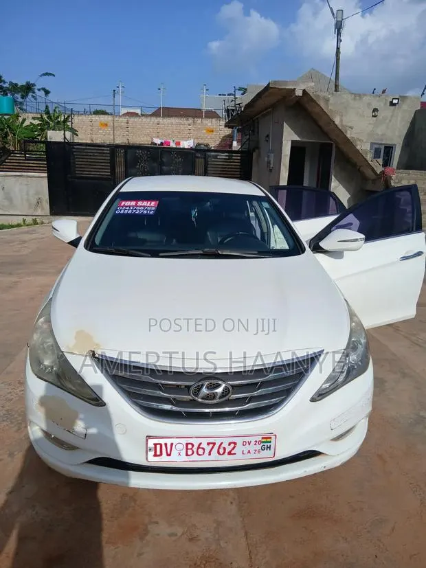 Hyundai Sonata SE 2.0T Sedan FWD (2.0L 4cyl 6A) 2012 White · Photo 1
