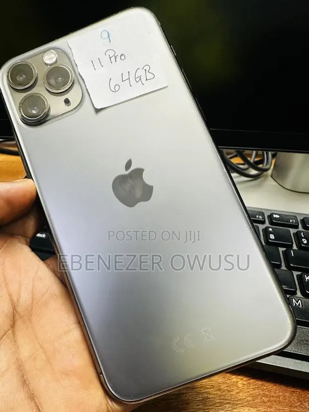 Apple iPhone 11 Pro 64 GB Black · Photo 1