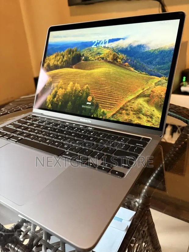 Laptop Apple MacBook Pro 2020 8GB Intel Core i7 SSD 256GB · Photo 1