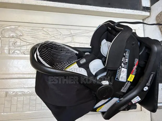 Baby Car Seat · Photo 1