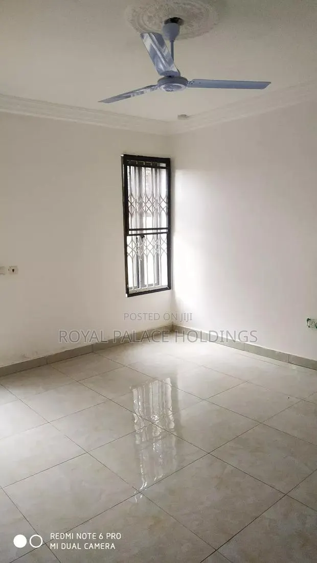2bdrm Block of Flats in School Junction Area for rent · Photo 1
