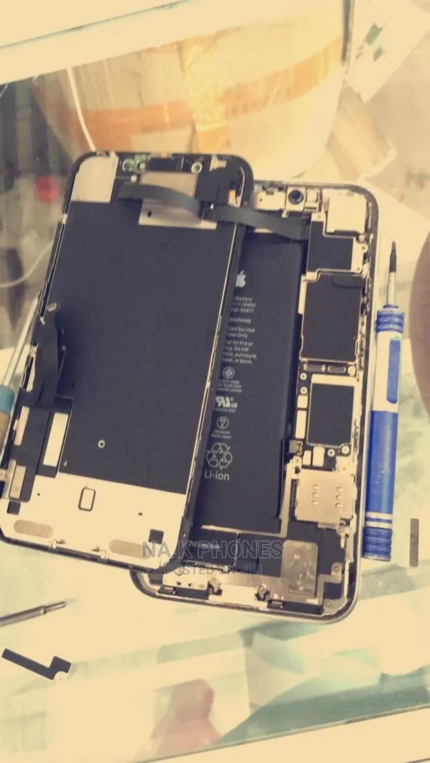 Phone and Tablet Repairer · Photo 1