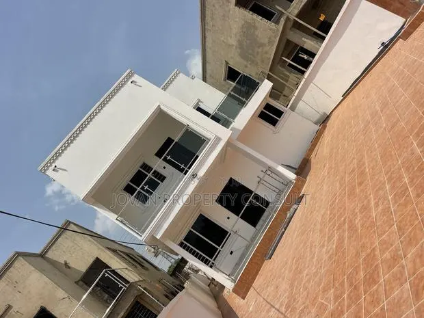 5bdrm House in Pokuase Acp for sale · Photo 1