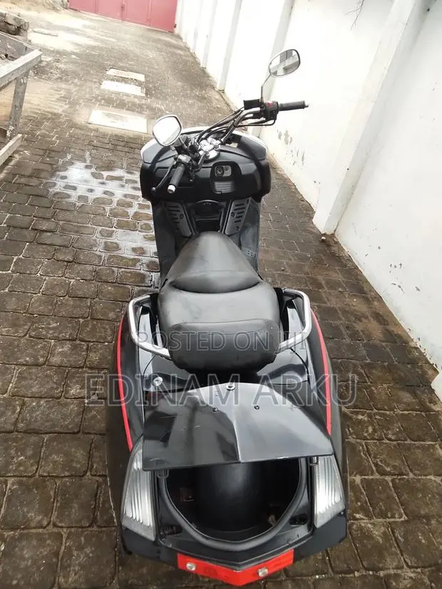Yamaha Majesty 2016 Black · Photo 2
