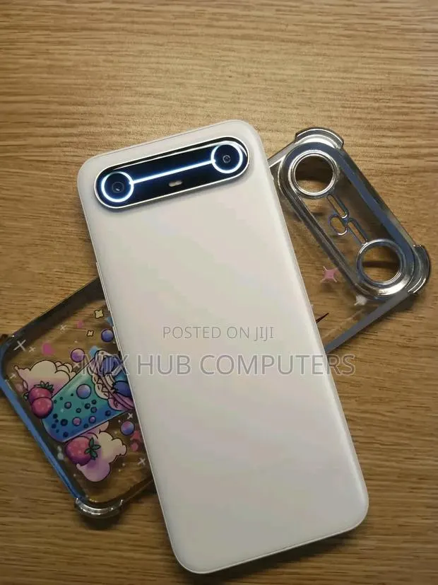 Tecno Spark Slim 256 GB White · Photo 1