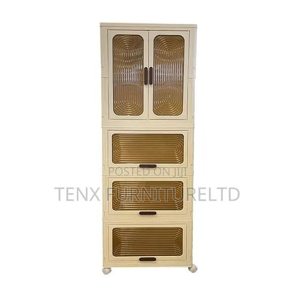 Wardrobe (Plastic Inn) · Photo 1