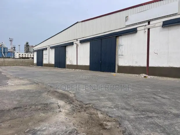 5300 SQM Warehouse at Tema Port for Rent. · Photo 1