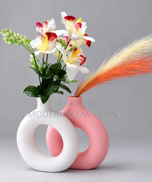 Vase With Grass · Photo 1