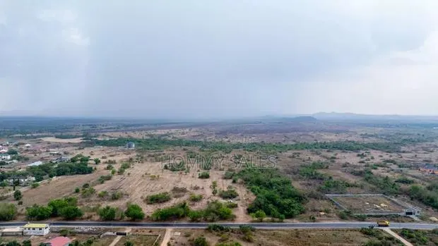Well Demarcated Title Land. Shai Hills. · Photo 1