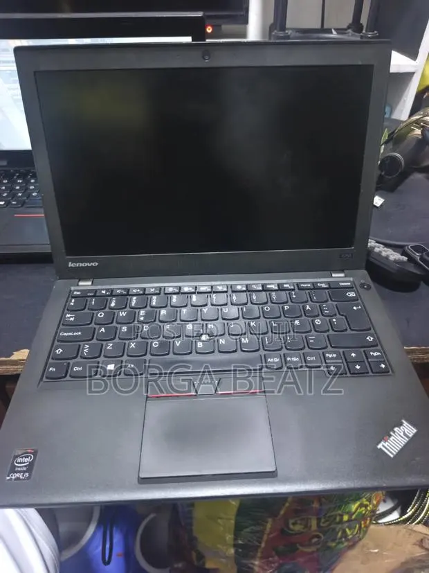 Laptop Lenovo ThinkPad X250 4GB Intel Core i5 SSD 128GB · Photo 1