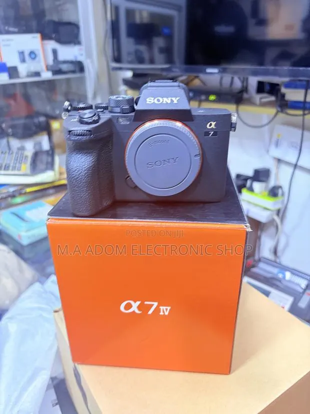 Sony Alpha 7 IV Full-Frame Mirrorless Interchangeable Lens Camera · Photo 3