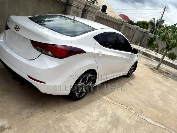 Hyundai Elantra SE Sedan FWD (1.8L 4cyl 6A) 2016 White · Photo 1