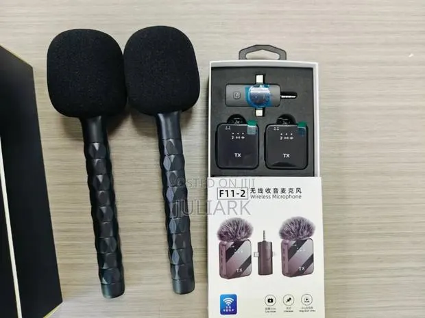 Wireless Microphone With Microphone Stand · Photo 1