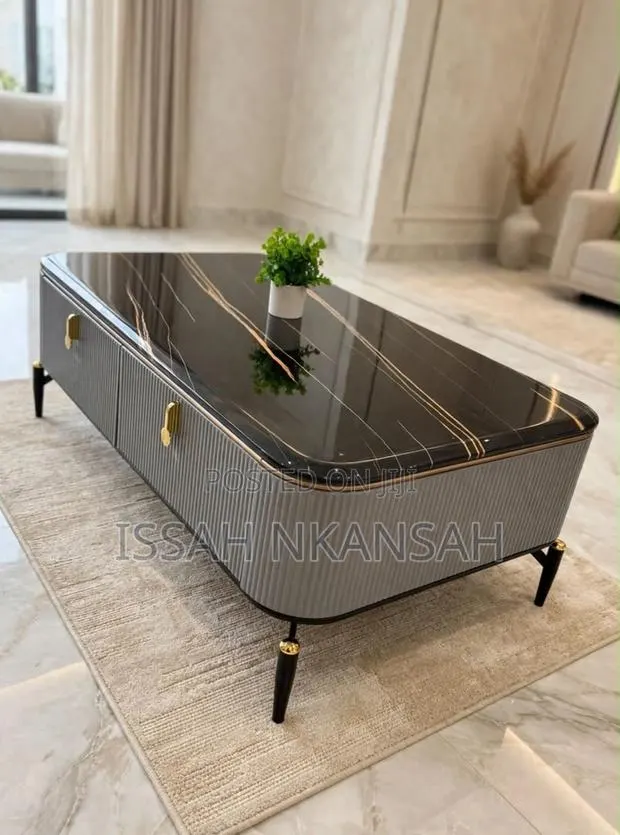 Black Marble Center Table · Photo 1
