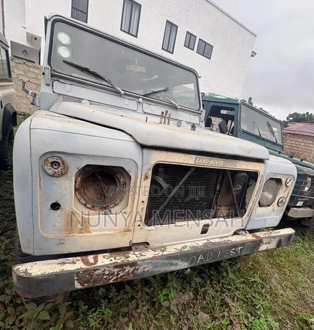 Land Rover Defender 1988 Gray · Photo 1