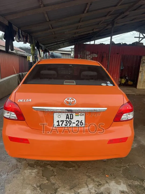 Toyota Belta 2012 Orange · Photo 1