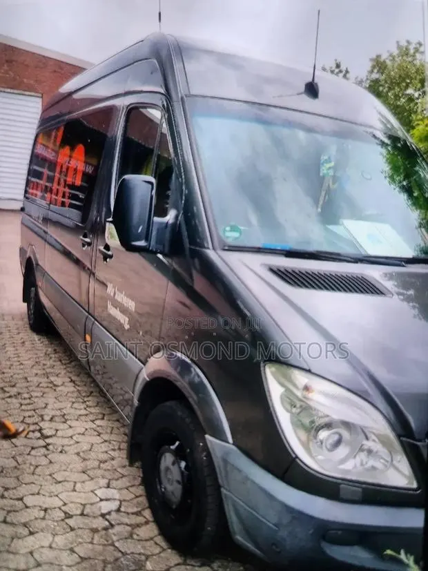 Mercedes-Benz Sprinter 2012 Grey · Photo 1