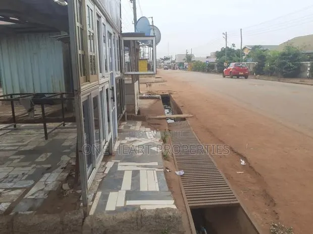 12×12 Container Shop for Rent · Photo 1