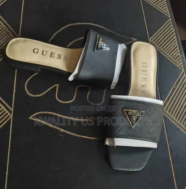 Guess Tamsey Ladies Slippers · Photo 1