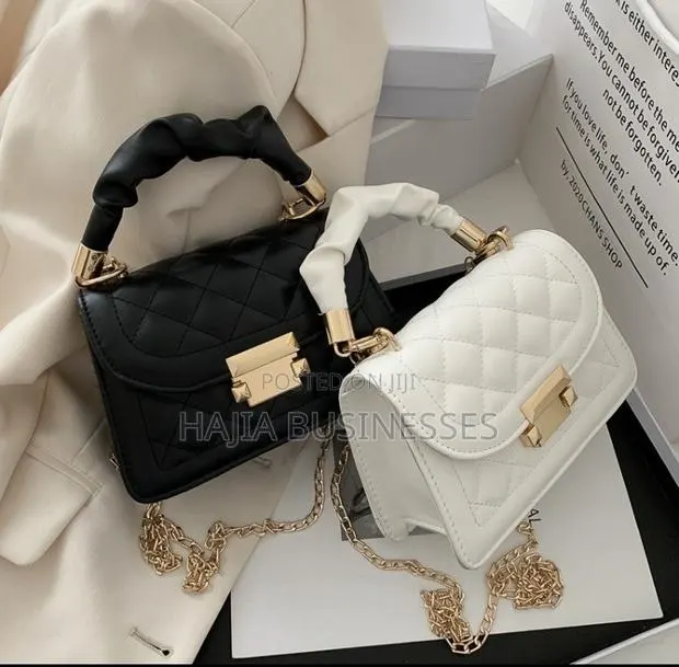 Crossbody Ladies Bag · Photo 1