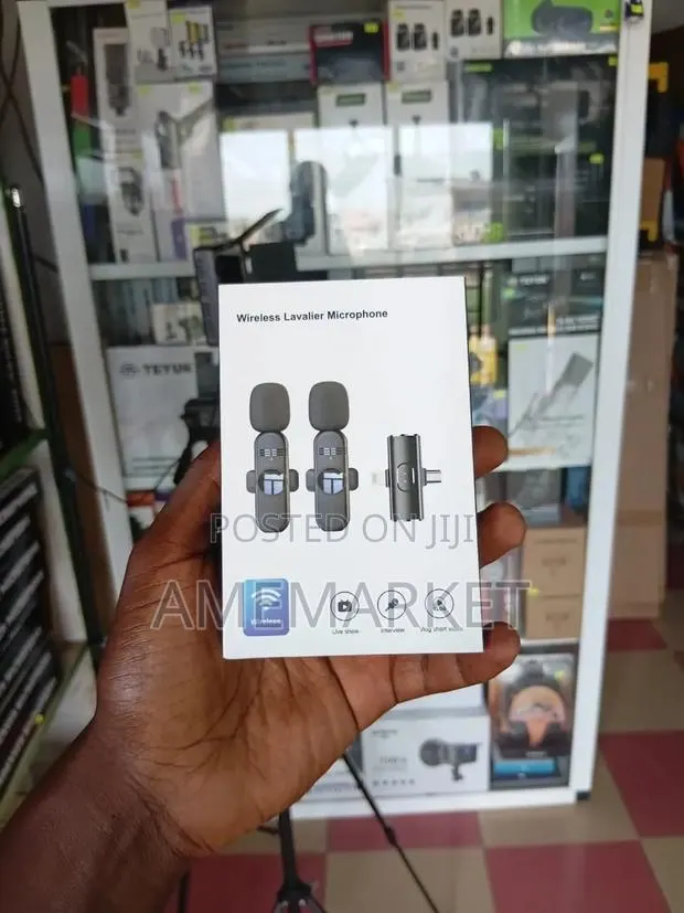 S65 iPhone Android Wireless Lavalier Microphone Set for Smartphones · Photo 1