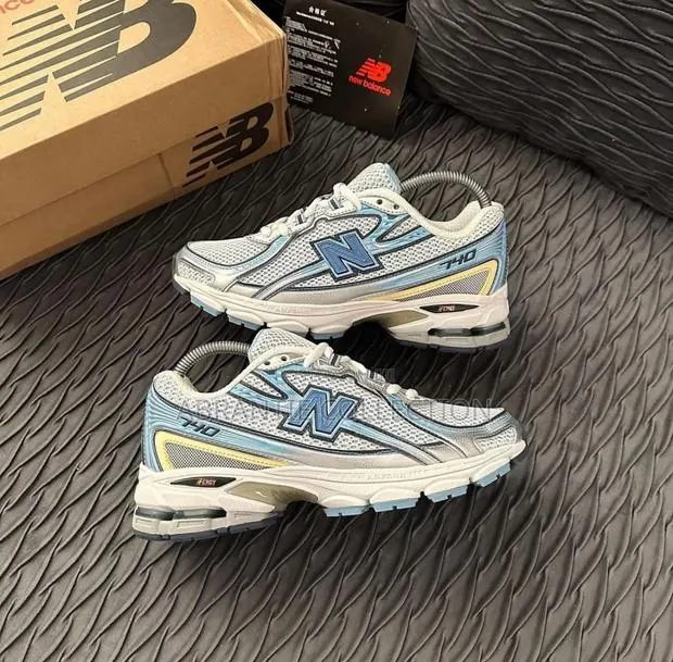 New Balance 740 White/Blue · Photo 1