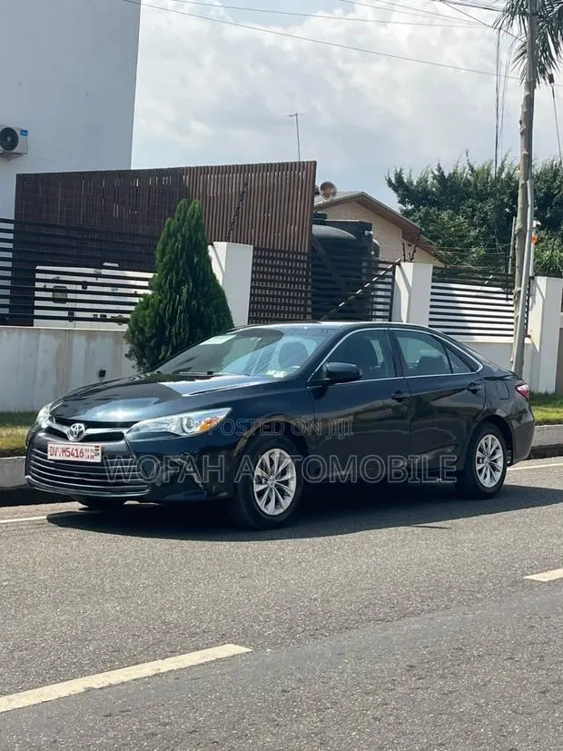 Toyota Camry 2016 Black · Photo 1