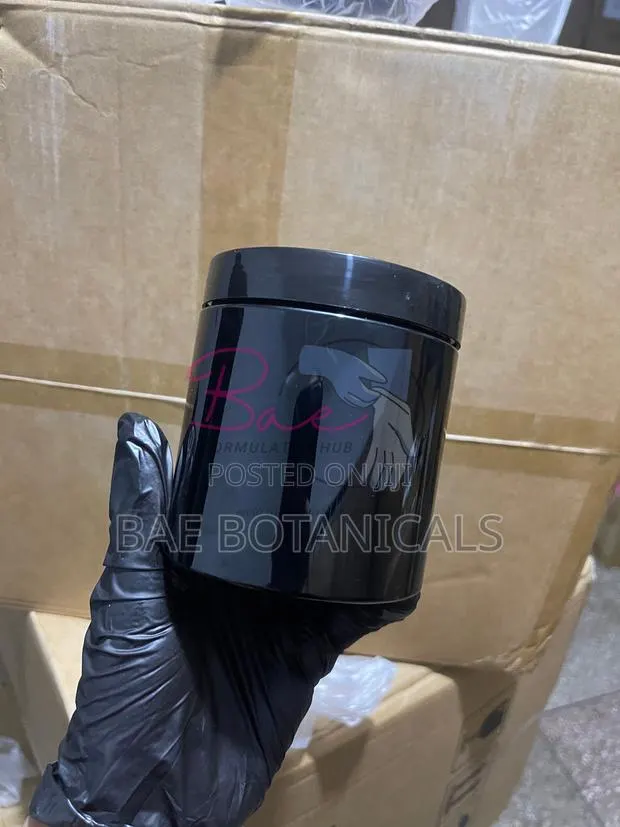 Black Cosmetic Foreign Jar With Inner Lid (500ml) · Photo 1
