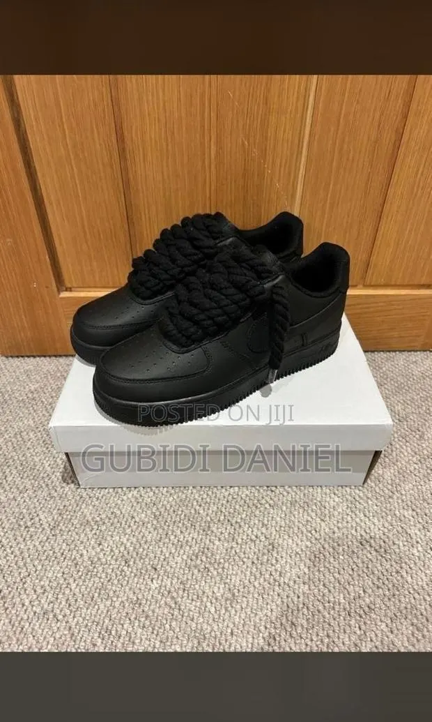 Airforce Big Lace · Photo 1