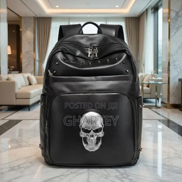 Skull‐Blaze Black Quality Leather Backpack · Photo 1
