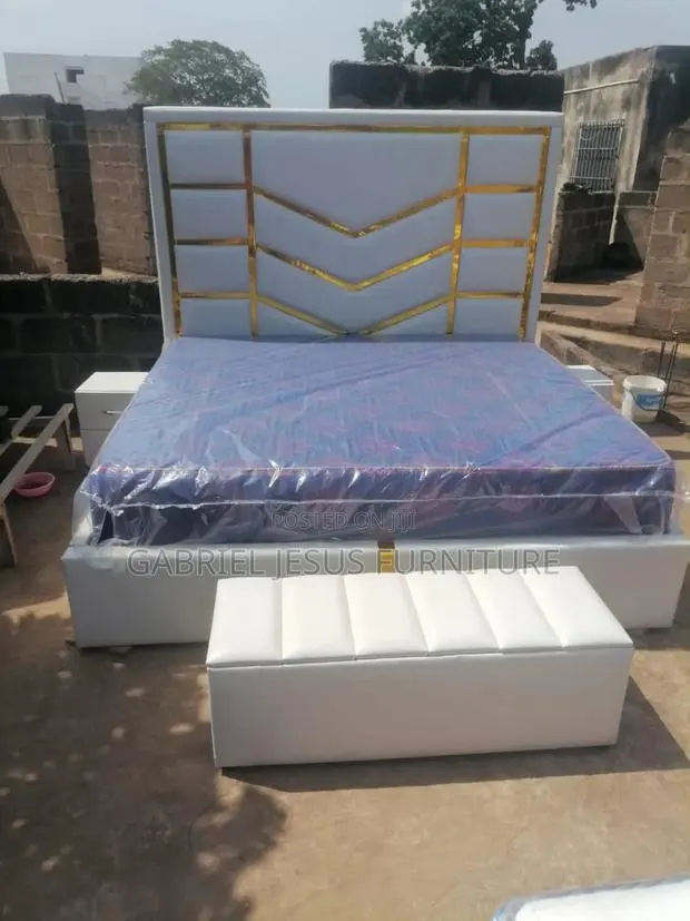 Super King Size Bed With Mattress · Photo 1