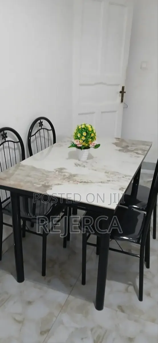 Affordable Dinning Set · Photo 1