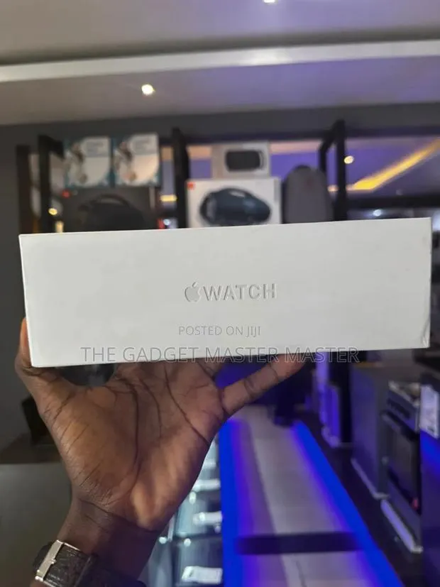 Apple Watch Series 11 Cellular · Photo 1