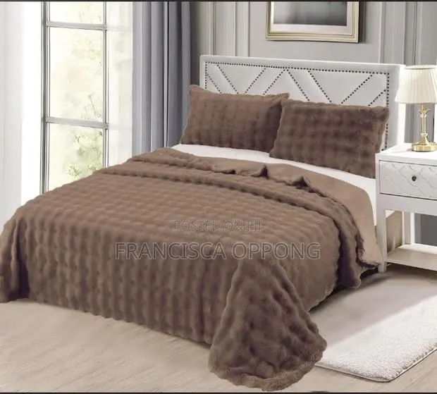 High Quality Rabbit Faux Fur Blankets 3 Pieces · Photo 1