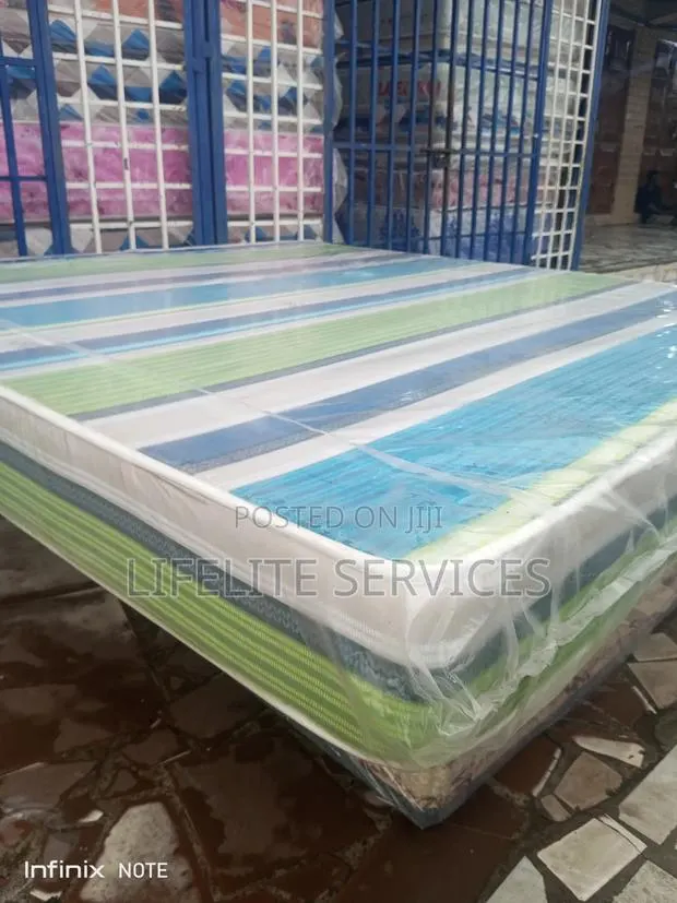 Queen Size 8" Latex Foam Mattress · Photo 1